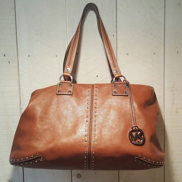 Michael Kors - Picture 1 of 5